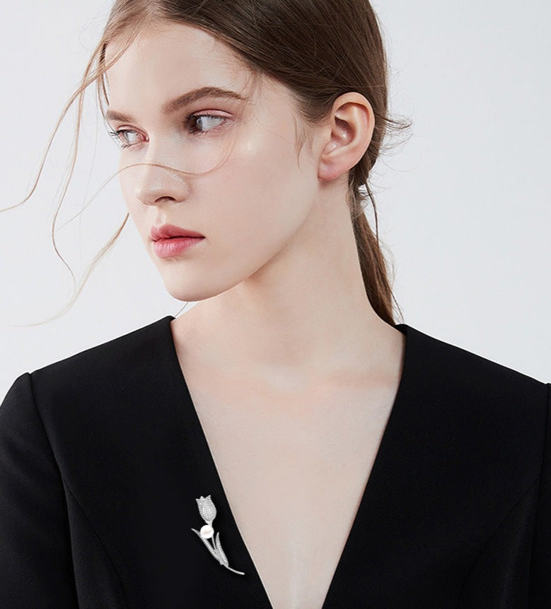 Vintage-Fashion-Simple-Natural-Pearl-Silver-Tulip-Luxury-Women's-Wedding-Suit-Lapel-Design-Diamond-Brooch-Pin