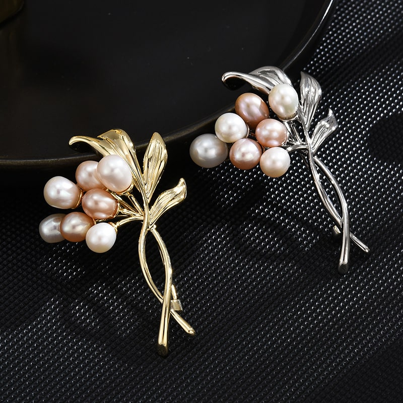 Natural pearl colored bouquet brooch