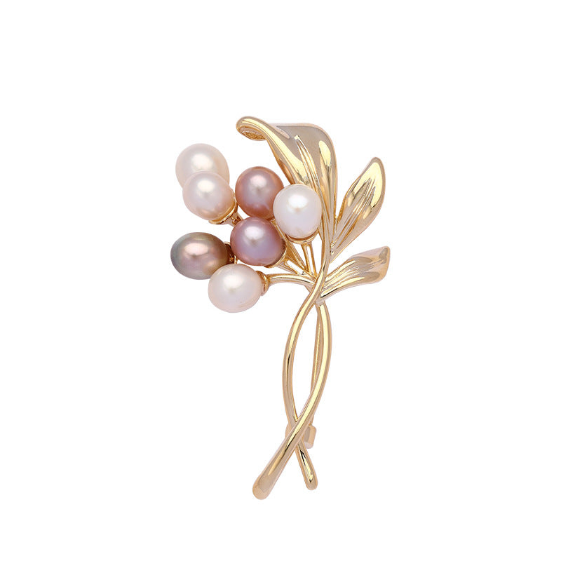 Natural pearl colored bouquet brooch