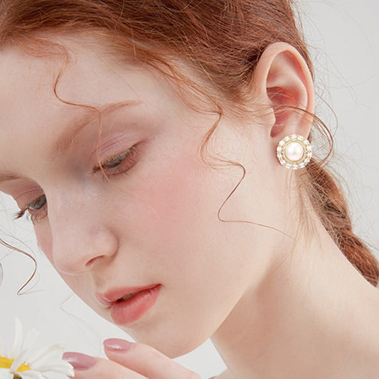 Elegant gold pearl earrings