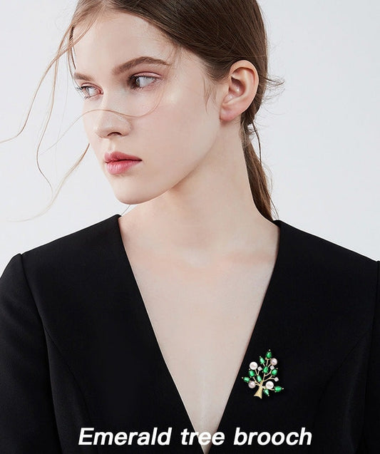 Christmas tree pearl brooch