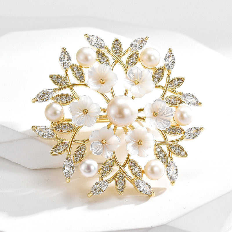 Five-petal flower pearl brooch