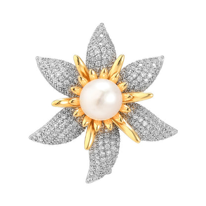 Six-leaf flower pearl brooch