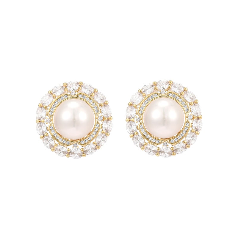 Elegant gold pearl earrings