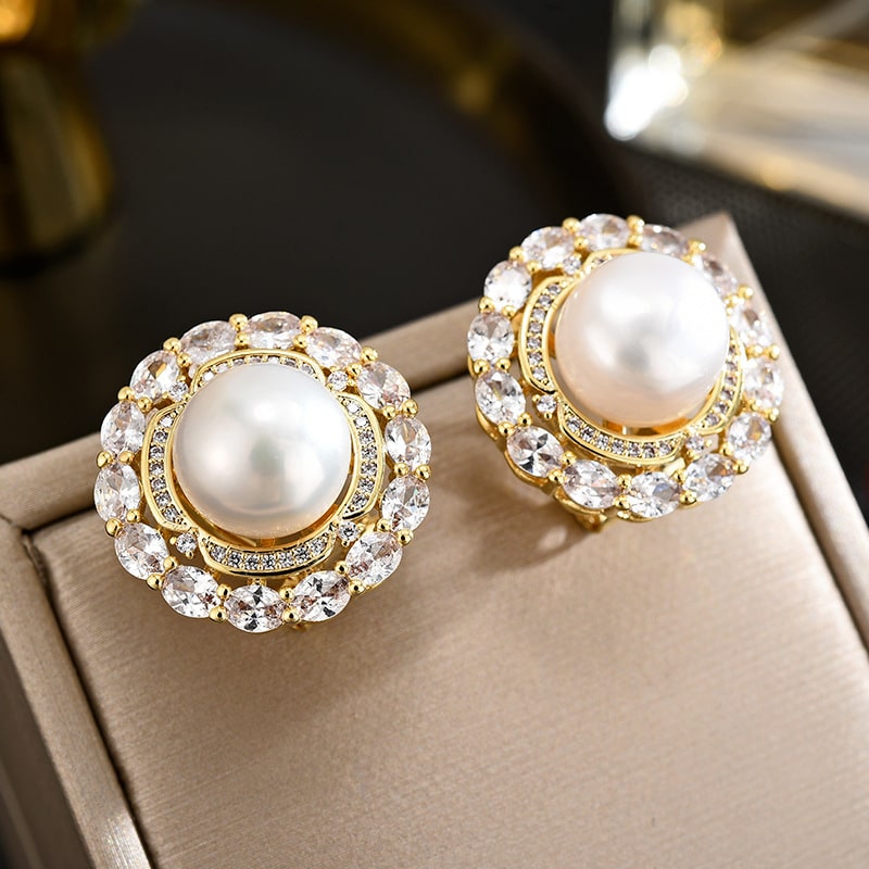 Elegant gold pearl earrings